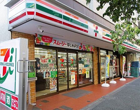 セブンイレブン新宿若松町店 徒歩3分。 230m