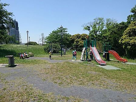 潮見運動公園 徒歩4分。 270m