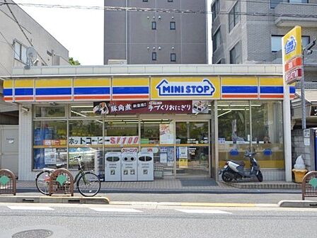 ミニストップ白金6丁目店 徒歩3分。 190m