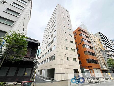 徒歩5分以内に複数路線利用可能な好立地。オートロック・宅配ボックス完備で管理体制良好。