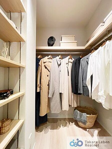 広々としたウォークインクローゼットがあり衣類の収納に困りません。