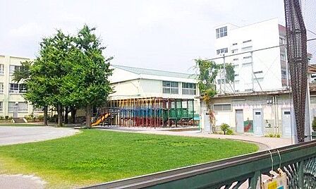 中野区立中野本郷小学校 徒歩16分。 1220m