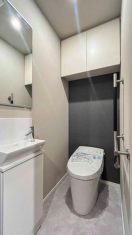 手洗い場付きタンクレストイレ