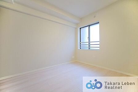 シンプルで使い勝手の良い洋室は、子ども部屋におすすめ。生活スタイルの変化にも柔軟に対応できます。