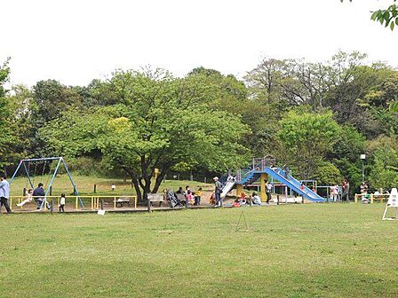 目黒区立菅刈公園 徒歩11分。 840m