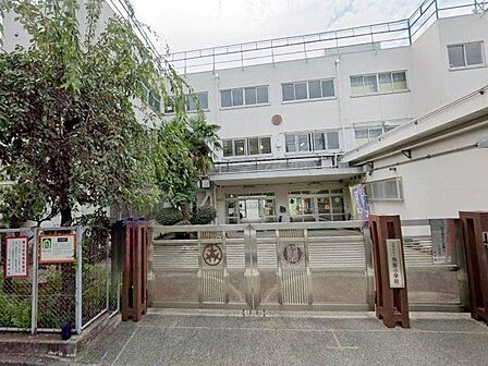 世田谷区立駒繋小学校 徒歩7分。 510m