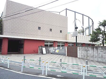 渋谷区立上原中学校 徒歩17分。 1310m