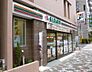 周辺：セブンイレブン新宿山吹町店 徒歩2分。 90m