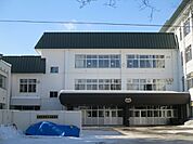 中学校「帯広市立翔陽中学校まで1780m」