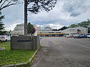 小学校「芽室町立芽室小学校まで807m」