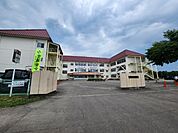 小学校「帯広市立明星小学校まで613m」