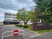 高校「北海道芽室高校まで593m」