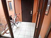 錠付き風除室・自転車も保管できる広さ