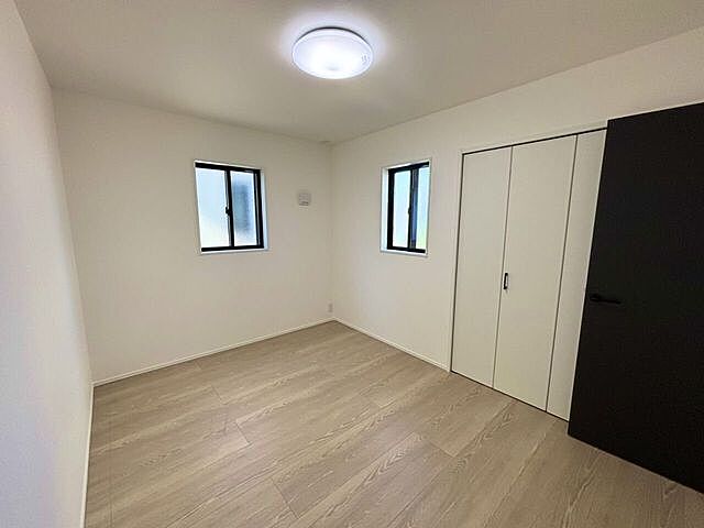 室内 四日市市曙1丁目