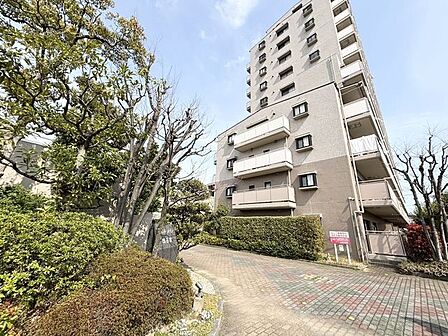 2沿線利用可能で、市街地にも近く生活利便施設が充実した便利な立地です。