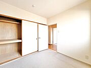 【リフォーム中】北側洋室の写真です。