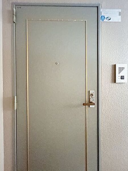 玄関を拡大表示