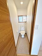 【リフォーム済】トイレは新品に交換しました。水回りが新品だと気持ちよく新生活を始められますね。