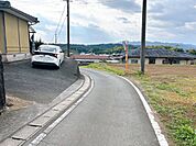 ゆめマート山鹿 【現況販売】前面道路です。 1800m