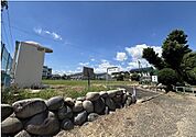 茜部公園まで　310m　徒歩約4分　子供たちがキャッチボールやサッカーなどを楽しめるようなグランドです。