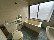 バス、洗面、トイレの3点ユニットバス！コンパクトな水回りとなっています♪