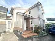 静かな住宅街の一角に立地、落ち着いた佇まいです！