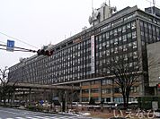 岡山県警察本部 1406m