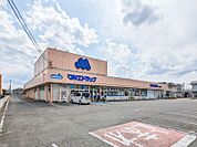 マルエドラッグ並榎店 452m
