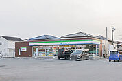 ファミリーマート 伊勢崎今泉町一丁目店 77m