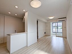 カメリア 板井 B 1階1LDKのリビング/ダイニング