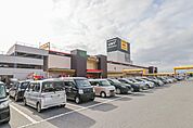 MEGAドン・キホーテUNY伊勢崎東店 836m