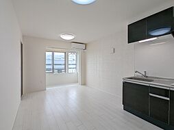 エバービューティクル 2階1LDKのリビング/ダイニング