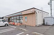 セブンイレブン伊勢崎境女塚店 430m