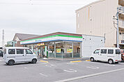 ファミリーマート 伊勢崎連取元町店 329m