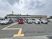 ファミリーマート　伊丹荒牧四丁目店まで650メートル