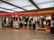 ユニクロJR新大阪店 徒歩11分。 830m