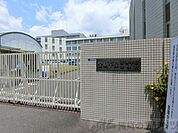 私立金蘭千里中学校 徒歩37分。 2950m