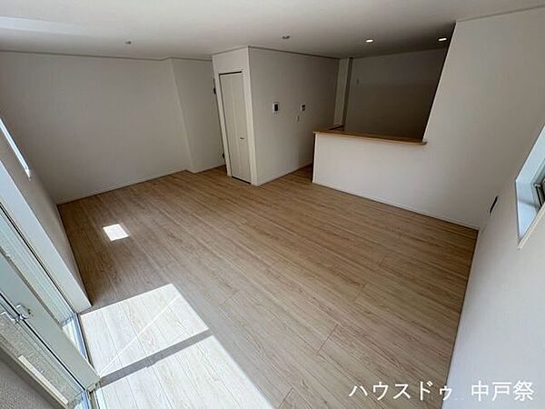 リビング/ダイニングを拡大表示