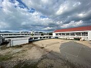 中学校「熊野町立熊野中学校まで2302ｍ」