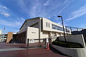 小学校「広島市立みどり坂小学校まで432ｍ」