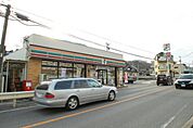 コンビニ「セブンイレブン広島亀山7丁目店まで1009ｍ」