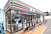 コンビニ「セブンイレブン広島八木4丁目店まで65ｍ」