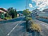 その他：舗装されたきれいな前面道路。毎日の通勤・通学やお車の移動もスムーズに行えます。