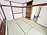 室内：■1階西側和室■陽当たり良好な和室です！玄関入ってすぐの和室なので客間としても便利です！(2026年7月撮影)※リフォーム後写真