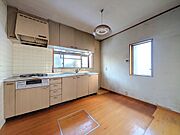 リフォームにてキッチンも交換予定です！広々としたキッチンなので冷蔵庫や食器棚などを置くことができます！(2026年4月撮影)※リフォーム前写真