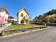 【外観】前面道路6ｍ（2026年4月撮影）※リフォーム前写真