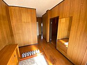 【玄関】光が入る明るい玄関。全身鏡があるのはありがたいですね♪  ※リフォーム前写真