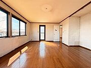 【洋室】3面採光で明るいお部屋♪