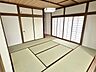 和室：【1F和室】※リフォーム後の写真です。玄関ホールからも出入りできる和室！（2026年7月撮影）
