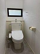 （2026年1月撮影）トイレもリフォーム済♪窓もあるので換気も◎